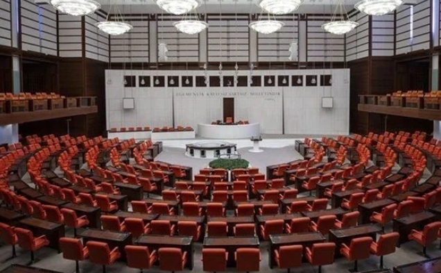 Cumhurbaşkanlığı seçimleri ikinci tura kalsa da, yüzde 50+1 kuralı parlamentoda