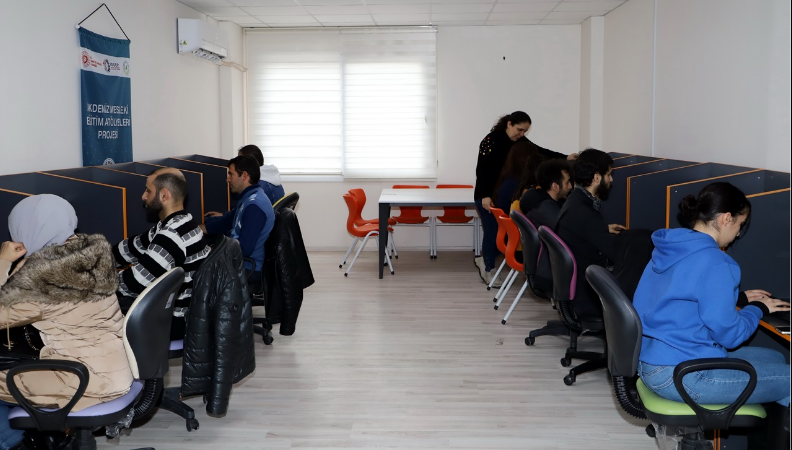 Akdeniz Belediyesi’nin, “Yetkin Belgeli İşgücü Akdeniz’in Dinamik Gücü” sloganıyla geçen