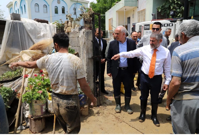 Mersin’de, önceki gece meydana gelen sağanak yağmurun oluşturduğu zararın yaraları