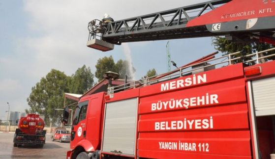 Mersin’in Tarsus ilçesinde Şehitler Tepesi Mahallesi’nde 7 katlı binanın 4’ncü