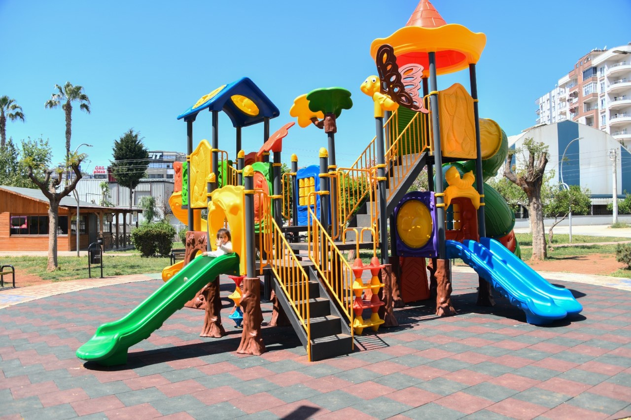 Mersin Yenişehir Belediyesi, geçtiğimiz ay Özgürlük Parkı’nda yakılarak kullanılamaz hale