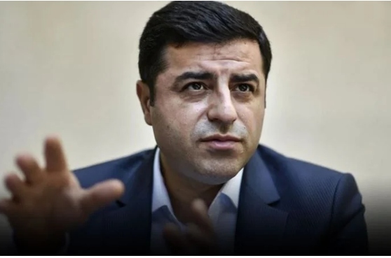 Demirtaş sosyal medya hesabından dün yaptığı paylaşımda aktif politikayı bırakacağını