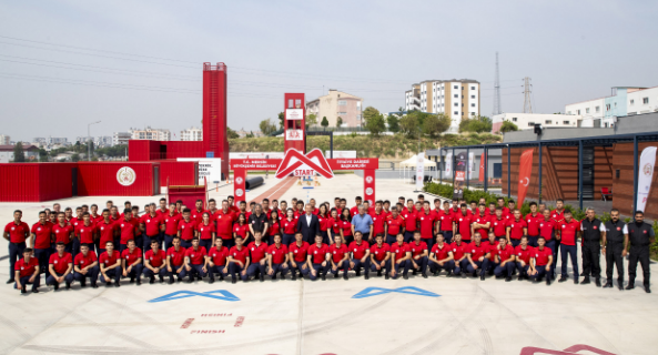 Başkan Seçer, İtfaiye Teşkilatının Yeni Kadrosuyla Bir Araya Geldi Mersin Büyükşehir Belediye Başkanı Vahap Seçer, Büyükşehir Belediyesi’nin İtfaiye Dairesi