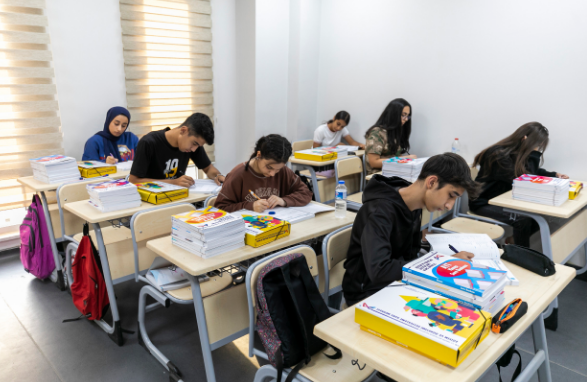 Mersin Büyükşehir Belediyesi, milyonlarca gencin hayatını etkileyen YKS öncesi, öğrencilerin