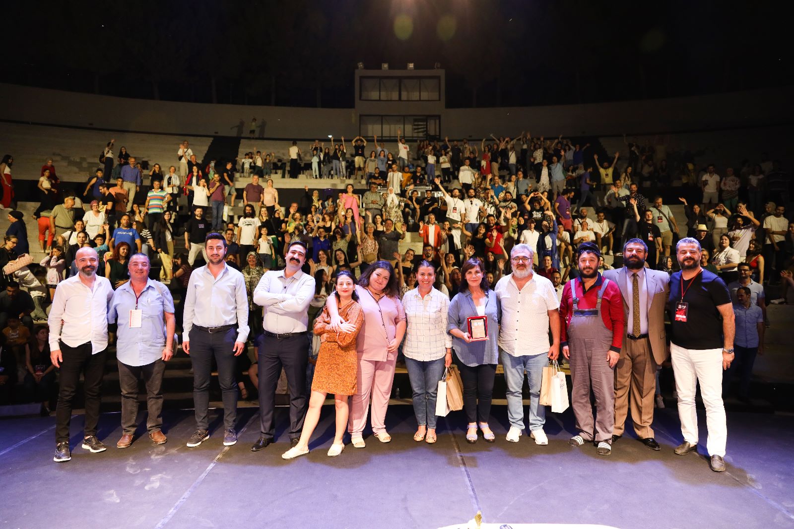 ‘LÜTFEN KIZIMLA EVLENİR MİSİNİZ?’ 5. UŞAK BELEDİYESİ ULUSLARARASI AÇIK HAVA