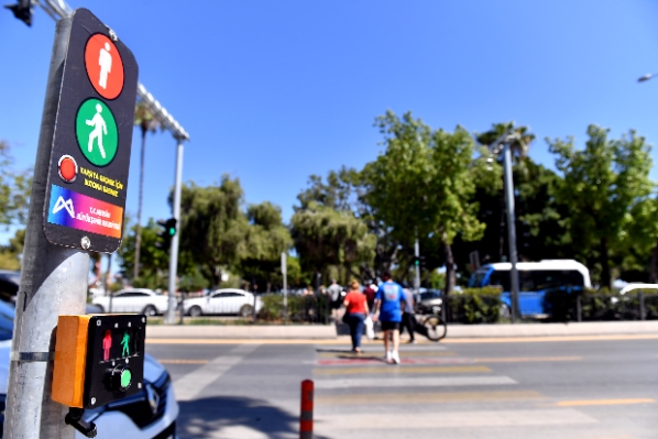 Mersin Büyükşehir Belediyesi Ulaşım Daire Başkanlığı, kentin çeşitli bölgelerinde ‘Butonlu