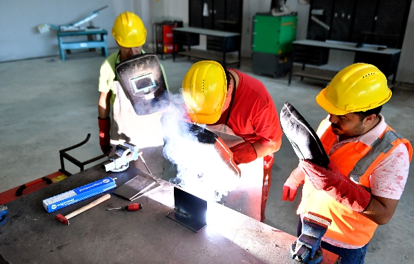 Mersin Büyükşehir Belediyesi, Tırmıl Sanayi Sitesi’ndeki MERCEK Mesleki Eğitim Merkezi