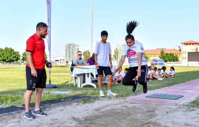 Mersin Büyükşehir Belediyesi’ne bağlı Kırsalda yaşayan ve spora yetenekli kız