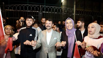 Gençlerin organize ettiği etkinliğe Eş Başkanlar Arslan ile Sarıyıldız katıldı