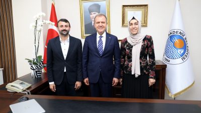 Mersin Büyükşehir Belediye Başkanı Vahap Seçer, Akdeniz Belediyesi’ni ziyaret ederek