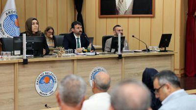 Akdeniz Belediyesi Eş Başkanı Hoşyar Sarıyıldız, hem gecikme faizi ödememeleri