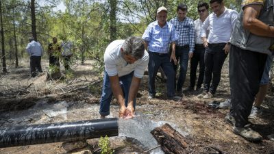 VERİLEN SULAMA BORUSU DESTEĞİ İLE MAHALLELİ YENİDEN ÜRETİME BAŞLAYACAK BÜYÜKŞEHİR