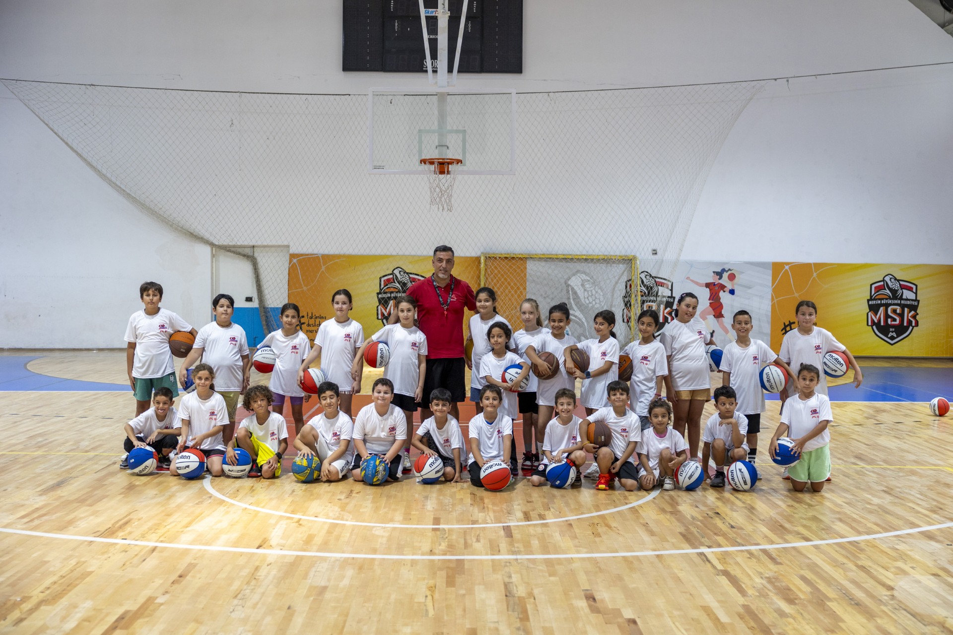 BÜYÜKŞEHİR’İN BASKETBOL KURSU YAZ DÖNEMİNDE DE YOĞUN İLGİ GÖRÜYOR