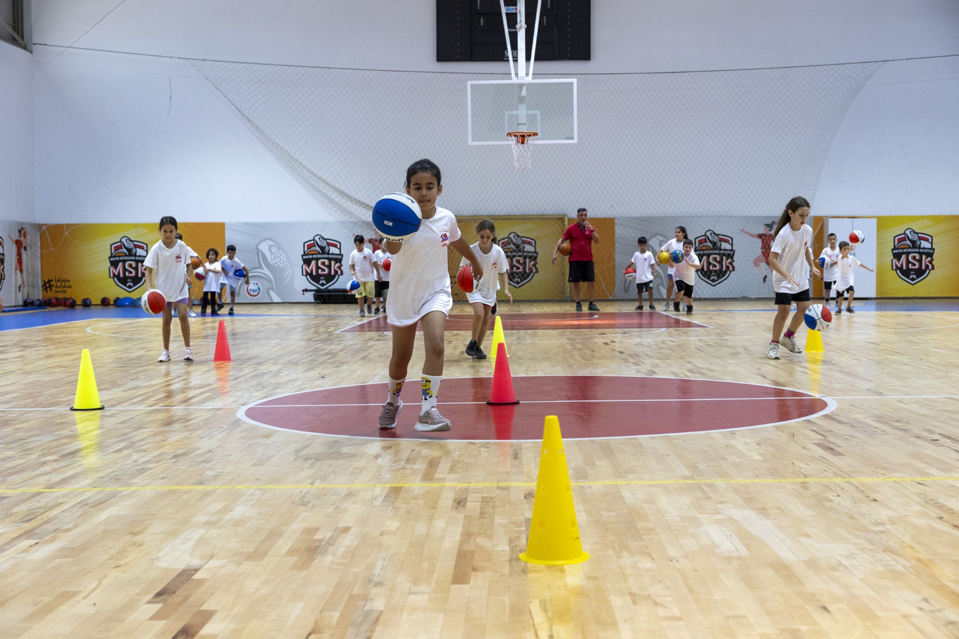 BUYUKSEHIRIN-BASKETBOL-KURSU-YAZ-DONEMINDE-DE-YOGUN-ILGI-GORUYOR