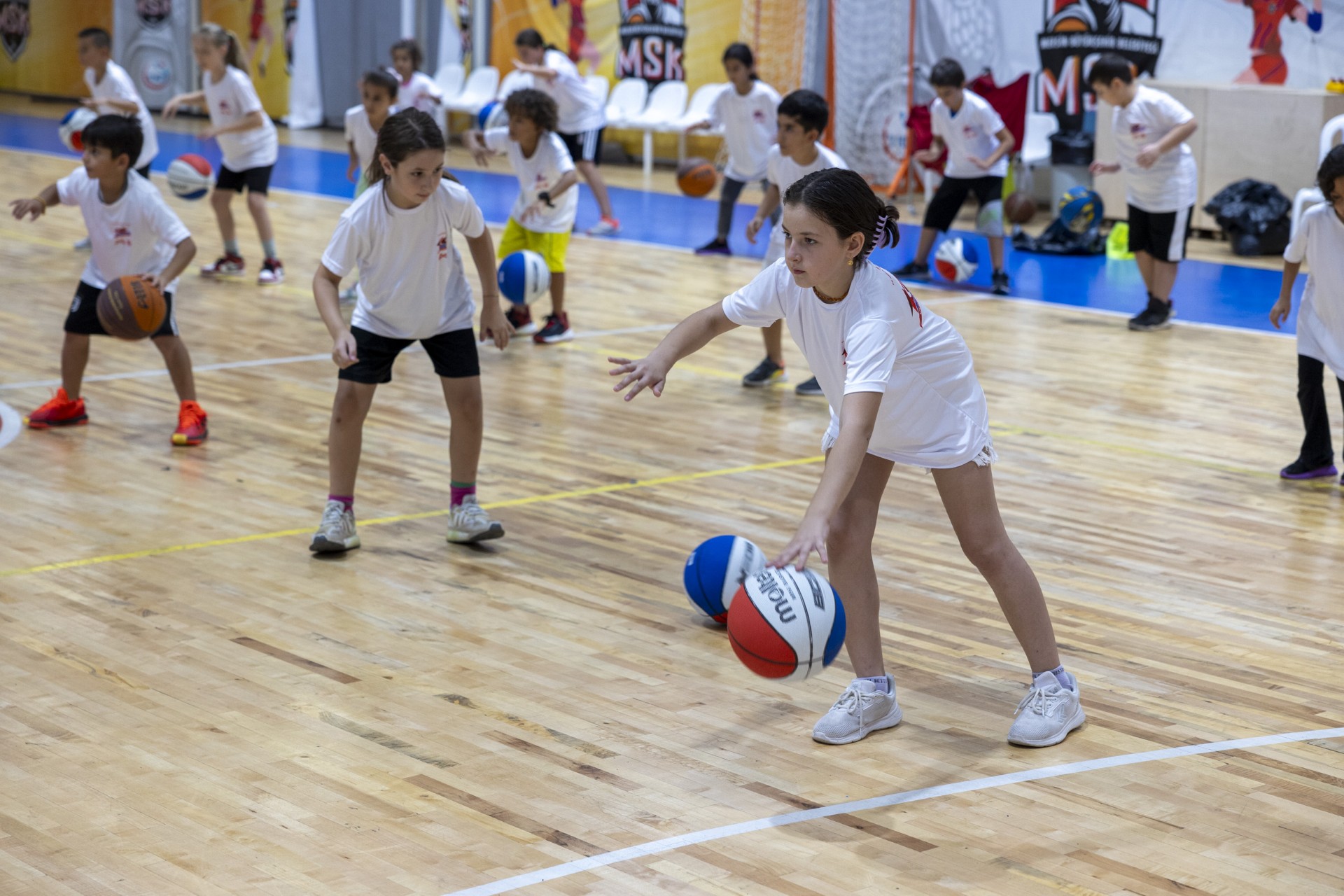 BUYUKSEHIRIN BASKETBOL KURSU YAZ DONEMINDE DE YOGUN ILGI GORUYOR 9