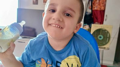 Kusma ve ishal şikayetiyle Tire Devlet Hastanesine götürülen Yağız Karan,