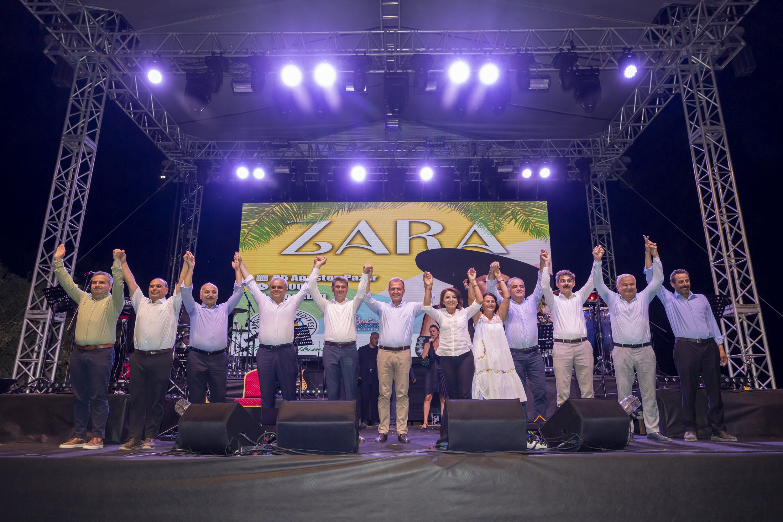 BAŞKAN SEÇER, ‘1. AYDINCIK YAZA VEDA FESTIVALİ’NE KATILDI