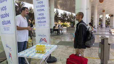 Hayata geçirdiği sayısız öğrenci dostu hizmeti ile gençlere destek olan