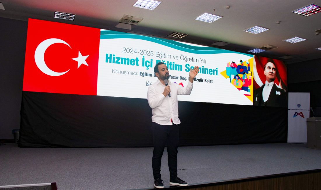 BÜYÜKŞEHİR, ÖĞRETMENLERİ YENİ EĞİTİM VE ÖĞRETİM YILINA HAZIRLIYOR Yeni eğitim ve öğretim yılının yaklaşması ile birlikte Mersin Büyükşehir