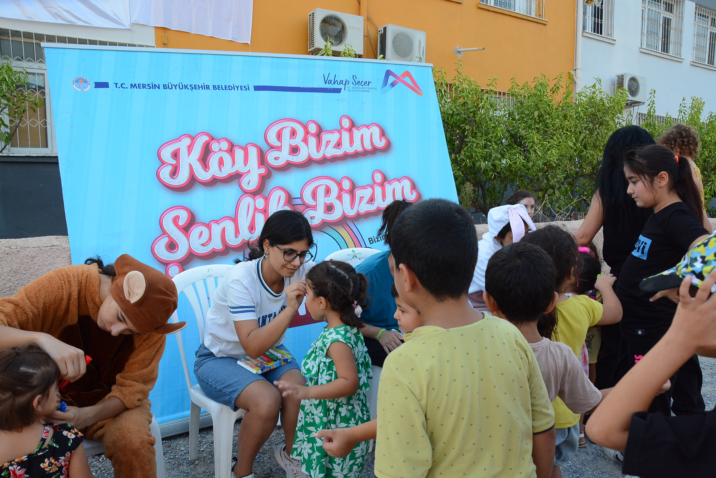 TARSUS’UN ULAŞ VE SAĞLIK MAHALLELERİNDE ‘KÖY BİZİM ŞENLİK BİZİM’ HEYECANI