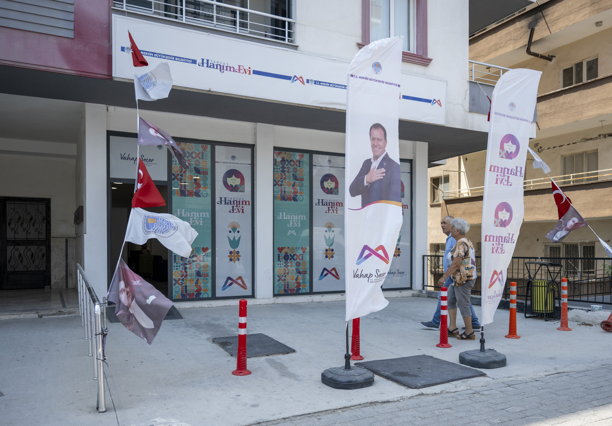 Mersin Büyükşehir Belediyesi’nin özellikle kırsal mahallelerde yaşayıp, ilçe merkezindeki işlerini