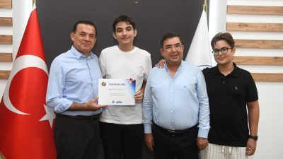 Mersin Yenişehir Belediye Başkanı Abdullah Özyiğit, Yükseköğretim Kurumları Sınavı (YKS)