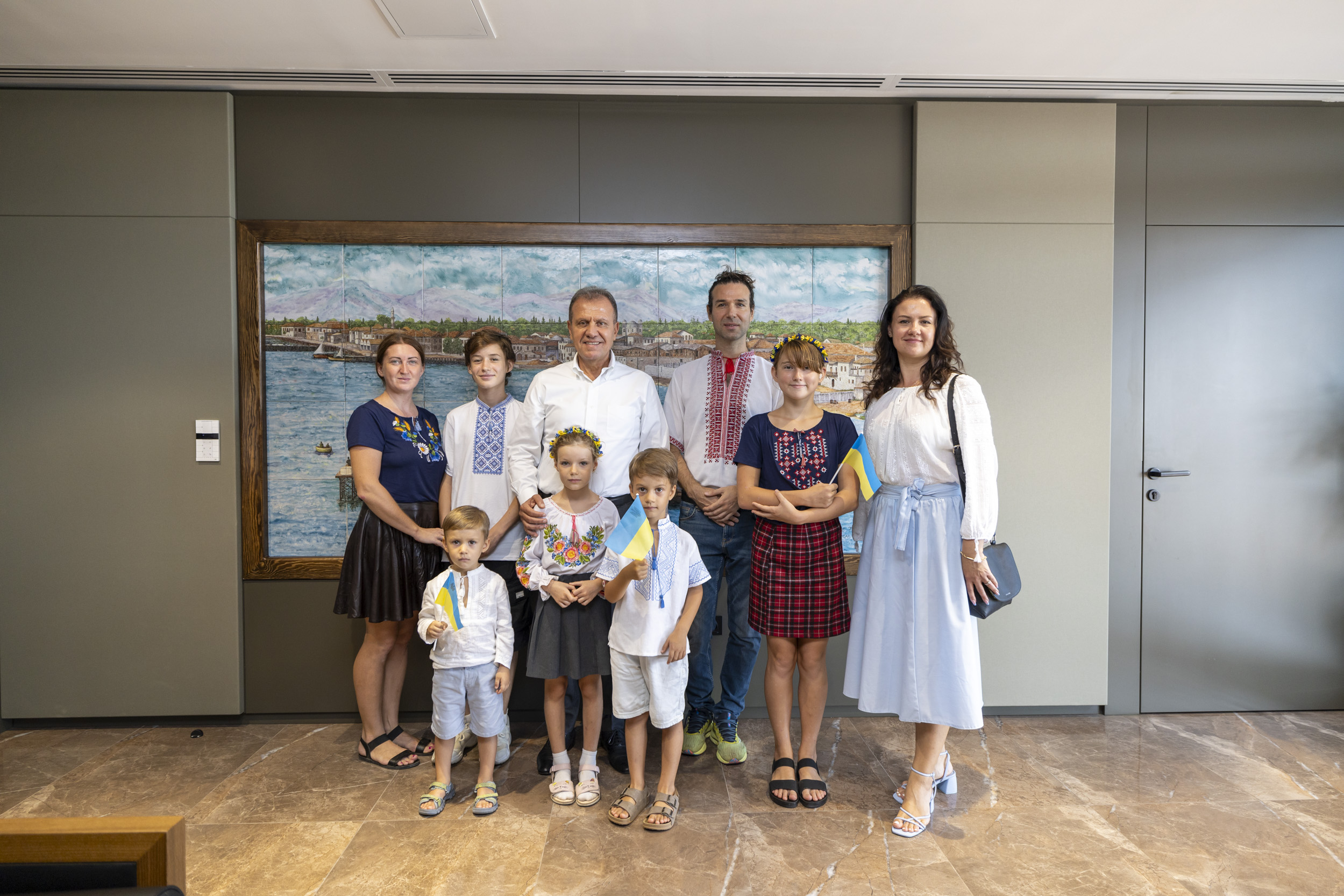 Mersin Büyükşehir Belediye Başkanı Vahap Seçer, Mersin Ukrayna Yardımlaşma ve