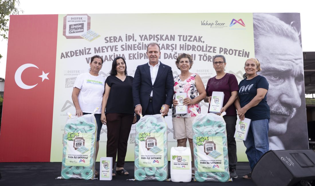 BAŞKAN SEÇER, TARIMSAL DAĞITIM TÖRENİNDE KAZANLI HALKIYLA BULUŞTU Mersin Büyükşehir Belediyesi’nin tarımsal üretimi desteklemek amacıyla 2019 yılından bu