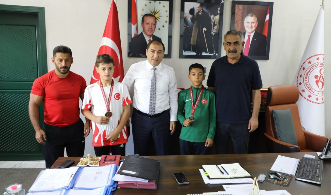   Ağrı Gençlik ve İl Müdürü Ahmet Çelebi, başarılı