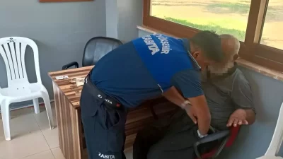 Mersin’in Tarsus ilçesinde, Adana'dan taksiyle gelen bir dilenci yakalandı. Büyükşehir