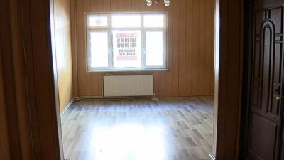 Yeni eğitim-öğretim yılına hazırlanan üniversite öğrencileri, okul kayıt işlemlerini tamamladıktan