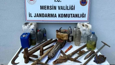 Mersin’in Anamur ilçesinde kaçak kazı yapan bir şahıs jandarma tarafından