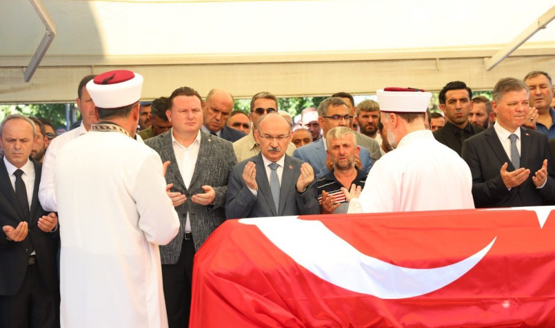   Sakarya Valisi Yaşar Karadeniz, makarna fabrikasında meydana gelen