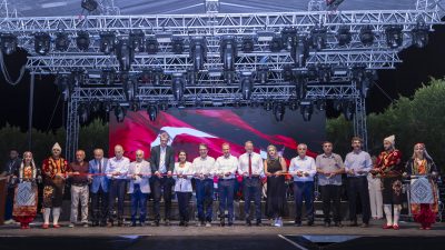 Mersin Büyükşehir Belediye Başkanı Vahap Seçer, Silifke Belediyesi tarafından ve