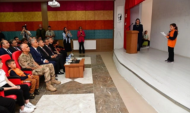ARDAHAN-BHA Ardahan Valisi Hayrettin Çiçek’ten öğrencilere ziyaret… Yeni eğitim modeli