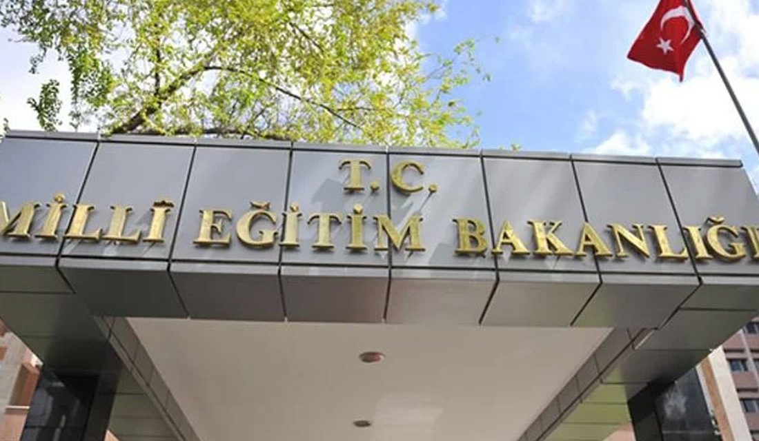 Okullar şehitlere saygı duruşuyla açılacak Milli Eğitim Bakanı Yusuf Tekin, Tunceli’nin Ovacık ilçesinde görev sırasında