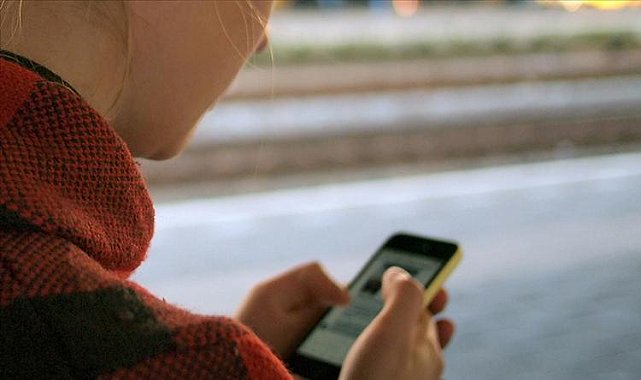 Avrupa’da peş peşe akıllı telefon yasağı – Dünya Avrupa’da yeni eğitim-öğretim döneminin başlamasıyla, hükümetler arka arkaya çeşitli derecelerdeki