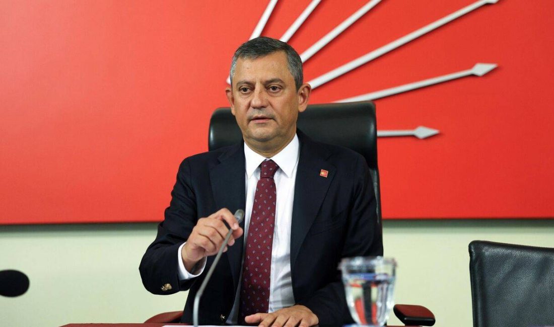 ANKARA-BHA CHP Genel Başkanı Özgür Özel, İzmir’de Bornova Belediyesi’nin toplu