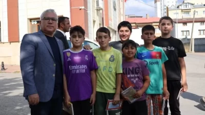 Sivas Valisi Yılmaz Şimşek, pazar günü Yenimahalle ve Tuzlugöl mahallelerini