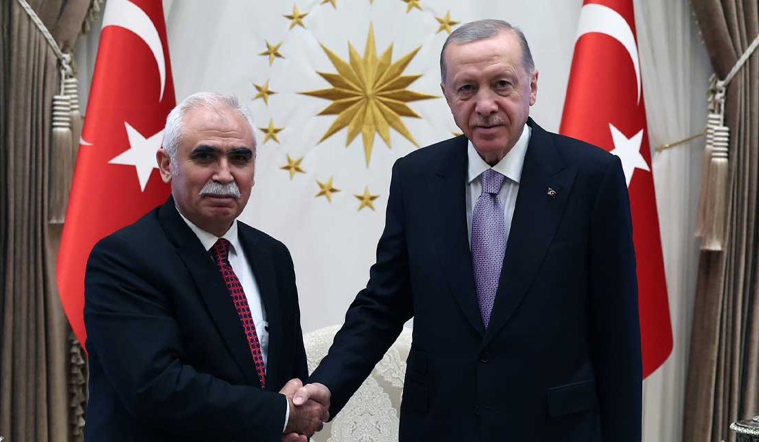 Cumhurbaşkanı Erdoğan, AYM Başkanı Özkaya’yı kabul etti
Cumhurbaşkanı Recep Tayyip Erdoğan, Cumhurbaşkanlığı Külliyesi’nde Anayasa Mahkemesi