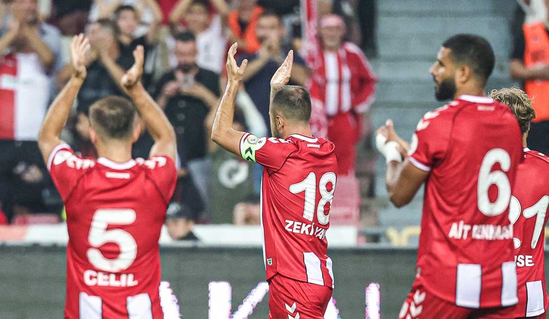 Süper Lig’de ertelenen 3. hafta mücadelesinde Samsunspor, sahasında ağırladığı Başakşehir’i