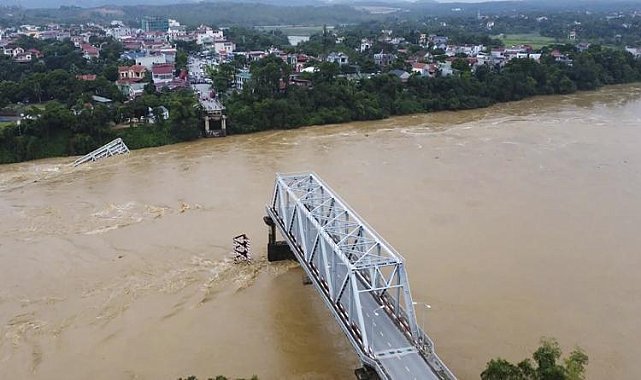 Yagi Tayfunu köprüyü yıktı! – Dünya Vietnam’da dün karaya çıkan ve son 10 yılda bölgede etkili