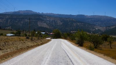 Mersin Büyükşehir Belediyesi, Mersin’deki her noktanın kaliteli yollara kavuşması ve