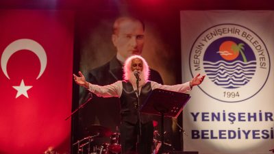 Mersin Yenişehir Belediyesi, 29 Ekim Cumhuriyet Bayramı kutlamaları kapsamında sanatçı