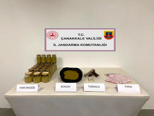 Ezine ve Biga’da jandarma operasyonu: 4 gözaltı – Birlik Haber Ajansı BİROL GÜNGÖRDÜ / ÇANAKKALE – BHA Çanakkale’de İl Jandarma Komutanlığına