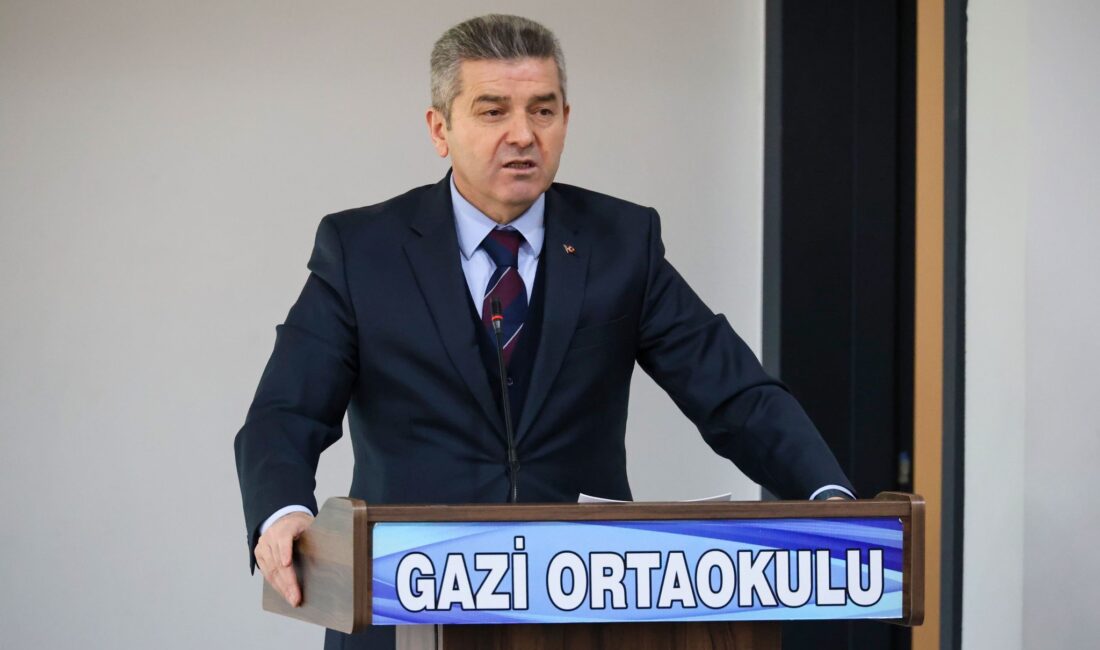 Artvin Valisi Ergün: ”Eğitimde kaliteyi artırmanın gayreti içerisindeyiz” – Birlik Haber Ajansı Bayram SARAYOĞLU / ARTVİN–BHA Gazi Orta Okulu’nda düzenlenen seminere Vali