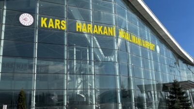 KARS–BHA İzmir – Kars seferini yapan Sunexpres’e ait yolcu uçağı rüzgar