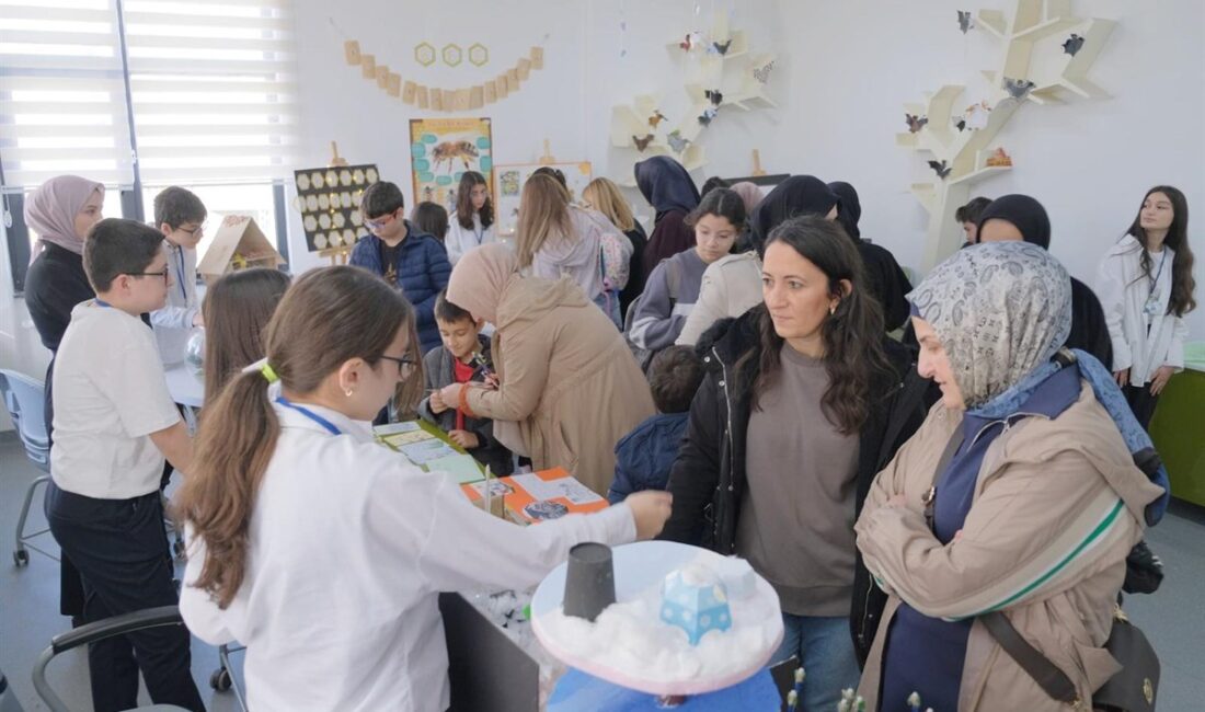 SAMSUN-BHA Canik Özdemir Bayraktar Keşif Kampüsü öğrencileri, hazırladıkları projelerle hayran