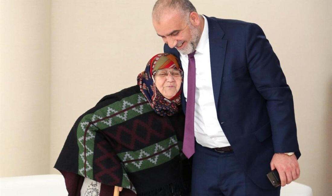 SAMSUN-BHA Canik Belediye Başkanı İbrahim Sandıkçı, emekli vatandaşlara belediye düğün