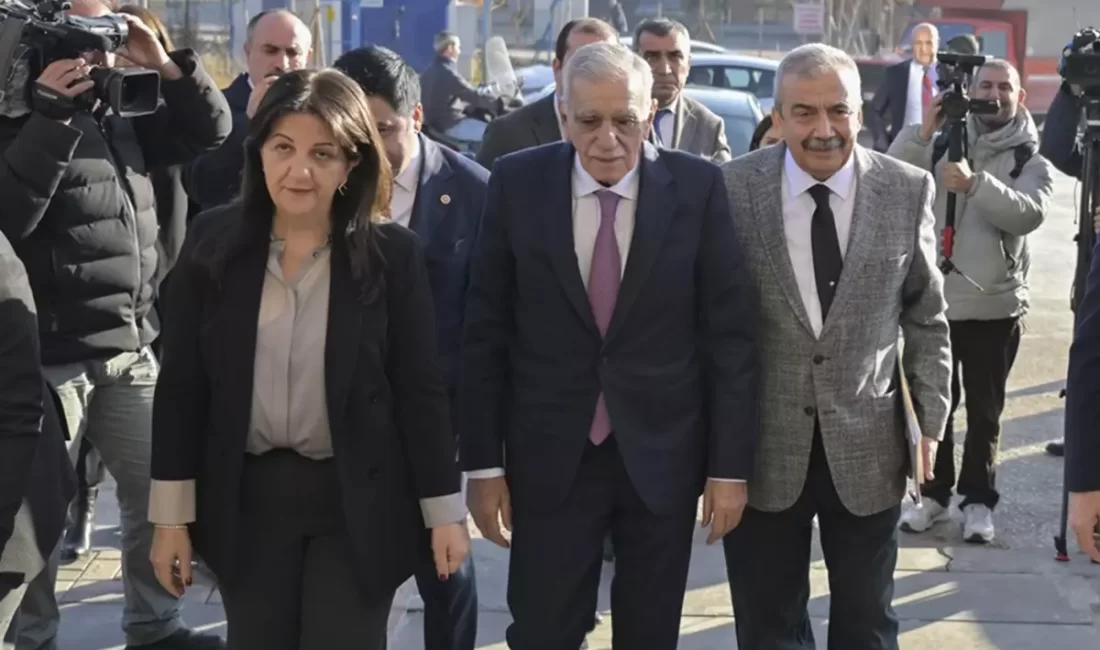 DEM Parti heyetinden CHP’ye ziyaret DEM Parti Eş Genel Başkanları, 10 Mart Pazartesi günü Cumhuriyet